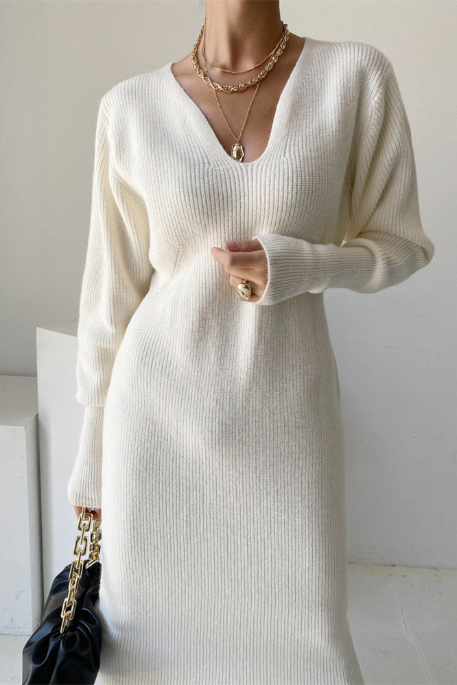 Robe tricotée à manches longues et col en V pour le bureau