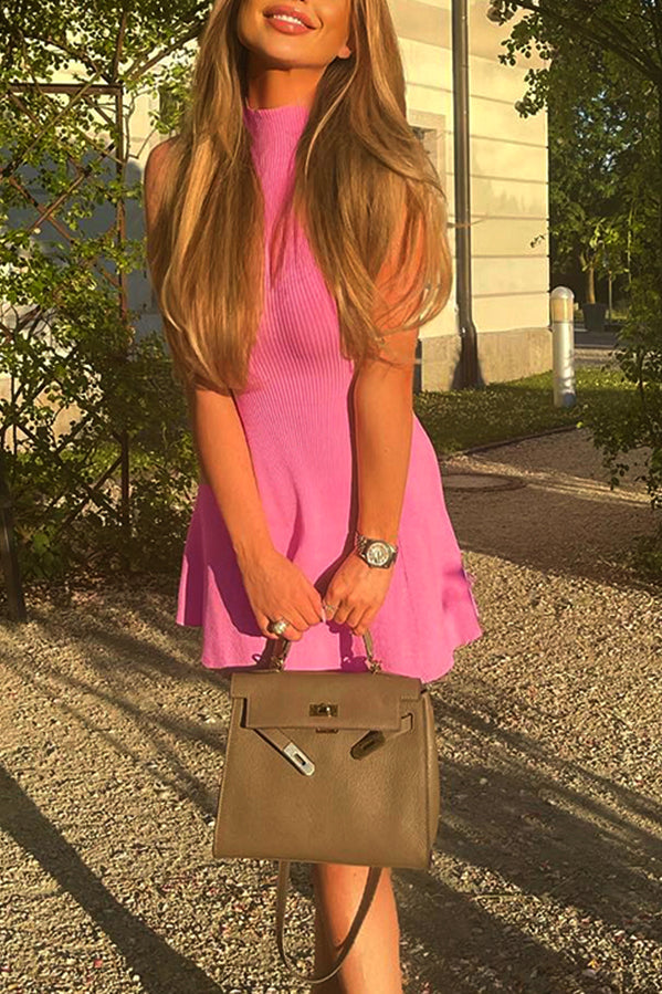 Ärmelloses Strickkleid mit halbem Rollkragen und Wickelbrust