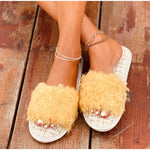 Pantoufles d'intérieur chaudes et courtes en peluche
