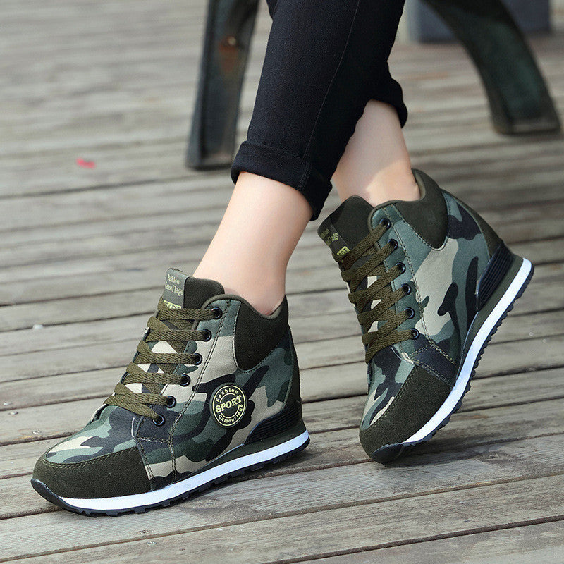 Canvas-Camouflage-Sneaker zur Erhöhung der Körpergröße