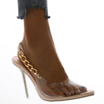 Transparente Schuhe mit spitzem Zehenbereich und Kettenabsatz