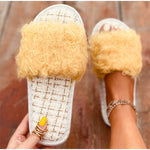 Pantoufles d'intérieur chaudes et courtes en peluche