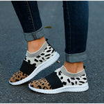 Vulkanisierte Slip-On-Sneaker mit Leopardenmuster