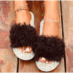 Pantoufles d'intérieur chaudes et courtes en peluche