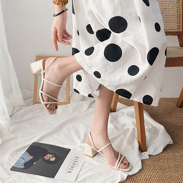 High Heels, quadratische Sandalen mit offener Zehenpartie