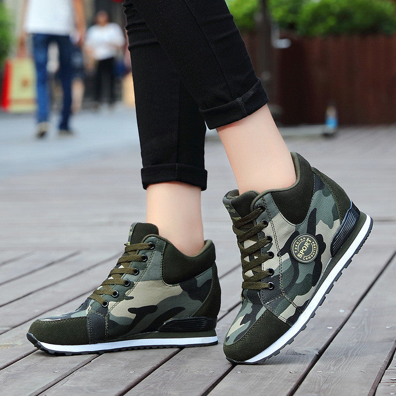 Canvas-Camouflage-Sneaker zur Erhöhung der Körpergröße