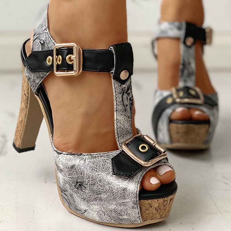 Chaussures à talons carrés et à fleurs à plateforme