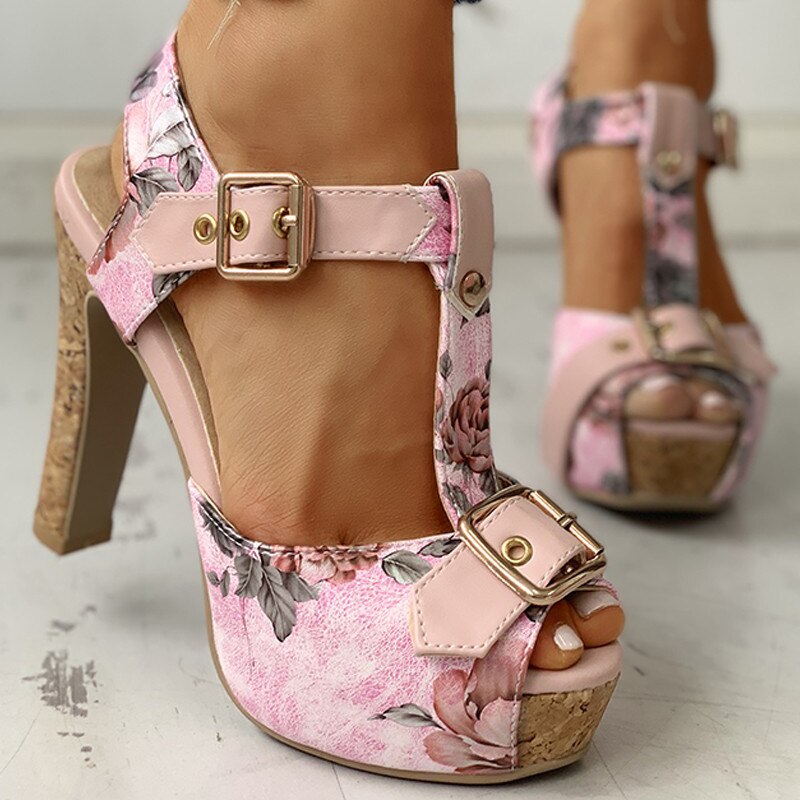 Chaussures à talons carrés et à fleurs à plateforme
