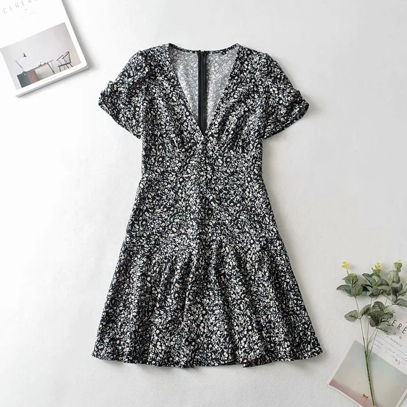 Robe d'été chic à fleurs et col en V