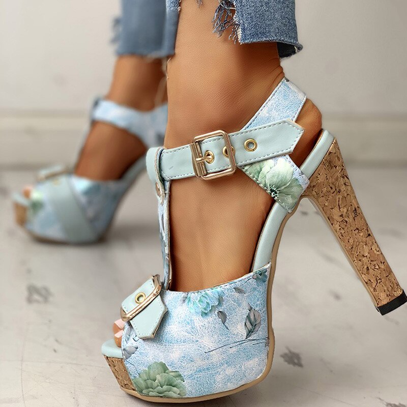 Chaussures à talons carrés et à fleurs à plateforme