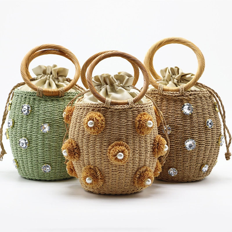 Handgefertigte Strohtasche mit Strass-Kristallen verziert