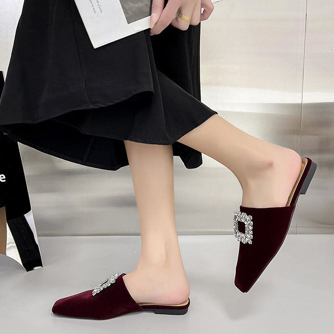 Pantuflas planas elegantes con punta cuadrada y cristal