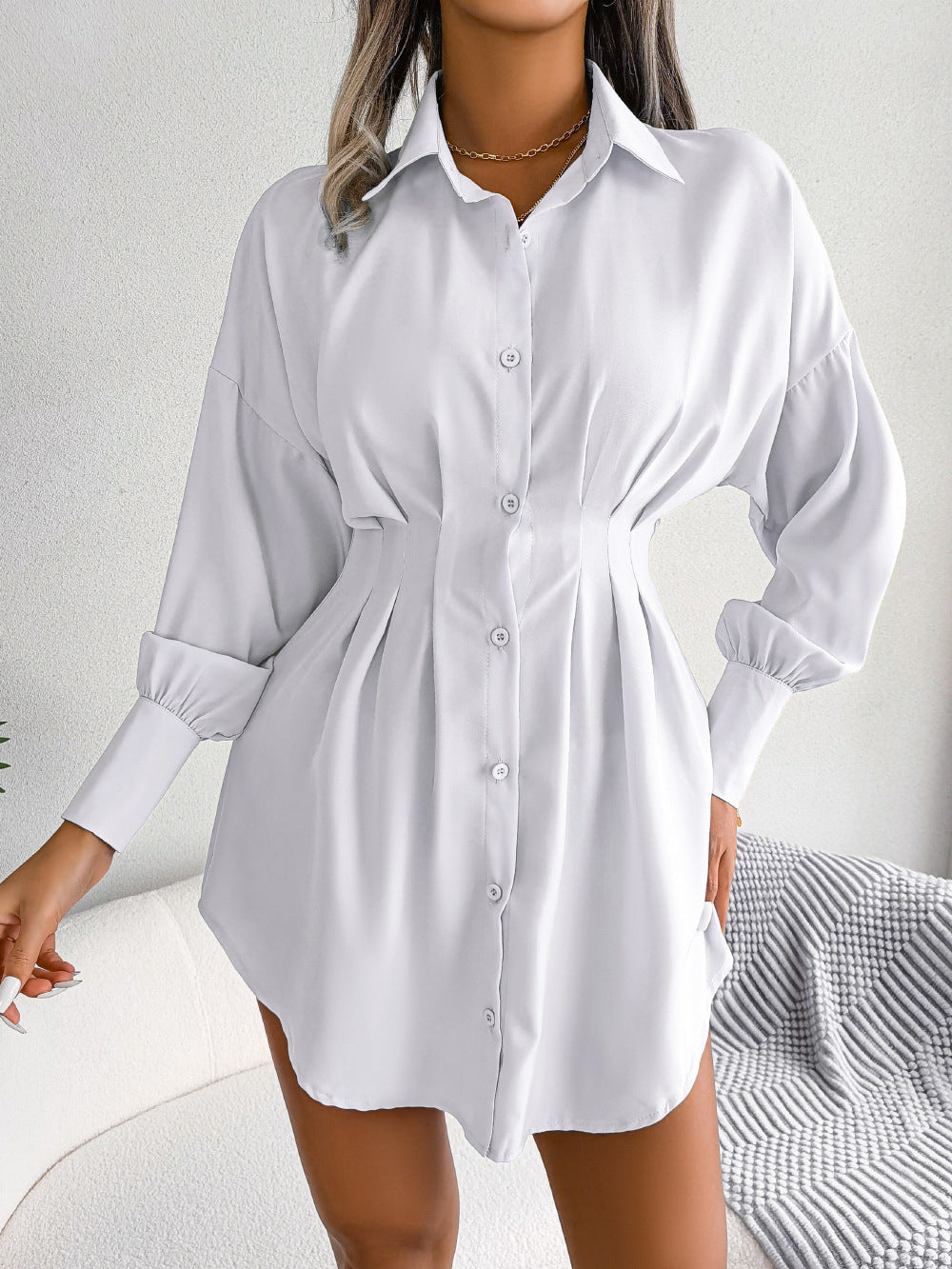 Robe chemise asymétrique à manches lanternes et taille