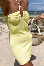 Neckholder-Kleid aus gestricktem Fleece mit Bindeband