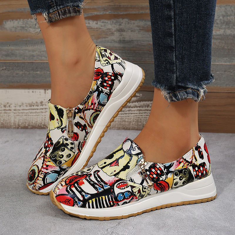 Graffiti-Sneaker mit Reißverschluss und Sehnensohle