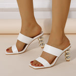 Geformte, galvanisierte Sandalen mit rundem Kugelabsatz