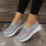 Embroidered Slip-on Flyknit Breathable Loafers