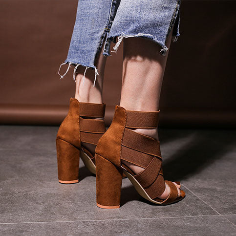 Sandales à talons épais en tissu extensible à bretelles croisées