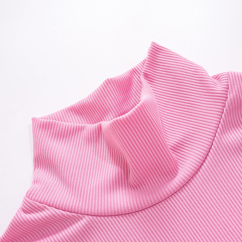Ärmelloses Strickkleid mit halbem Rollkragen und Wickelbrust