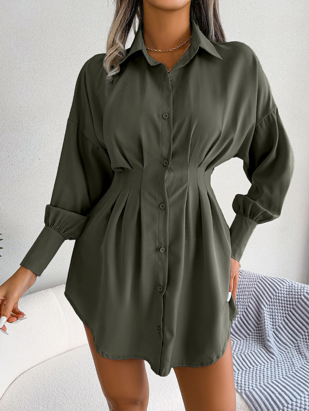 Robe chemise asymétrique à manches lanternes et taille