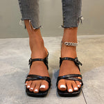 Pantoufles à tête carrée à talon épais et motif pierre