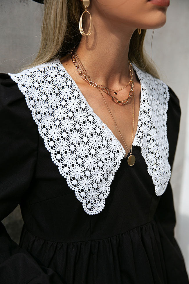 Robe en dentelle noire vintage Peter Pan Collar