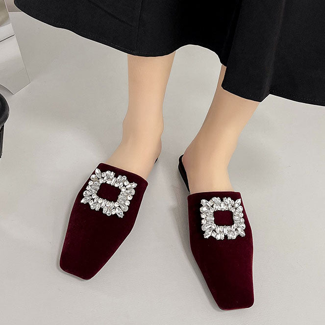 Pantuflas planas elegantes con punta cuadrada y cristal