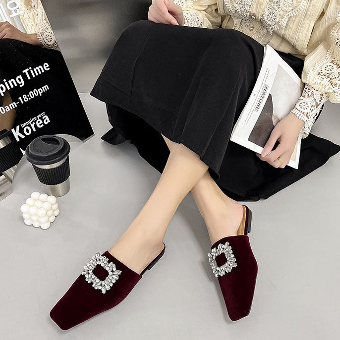 Pantuflas planas elegantes con punta cuadrada y cristal