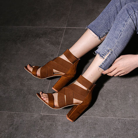 Sandales à talons épais en tissu extensible à bretelles croisées