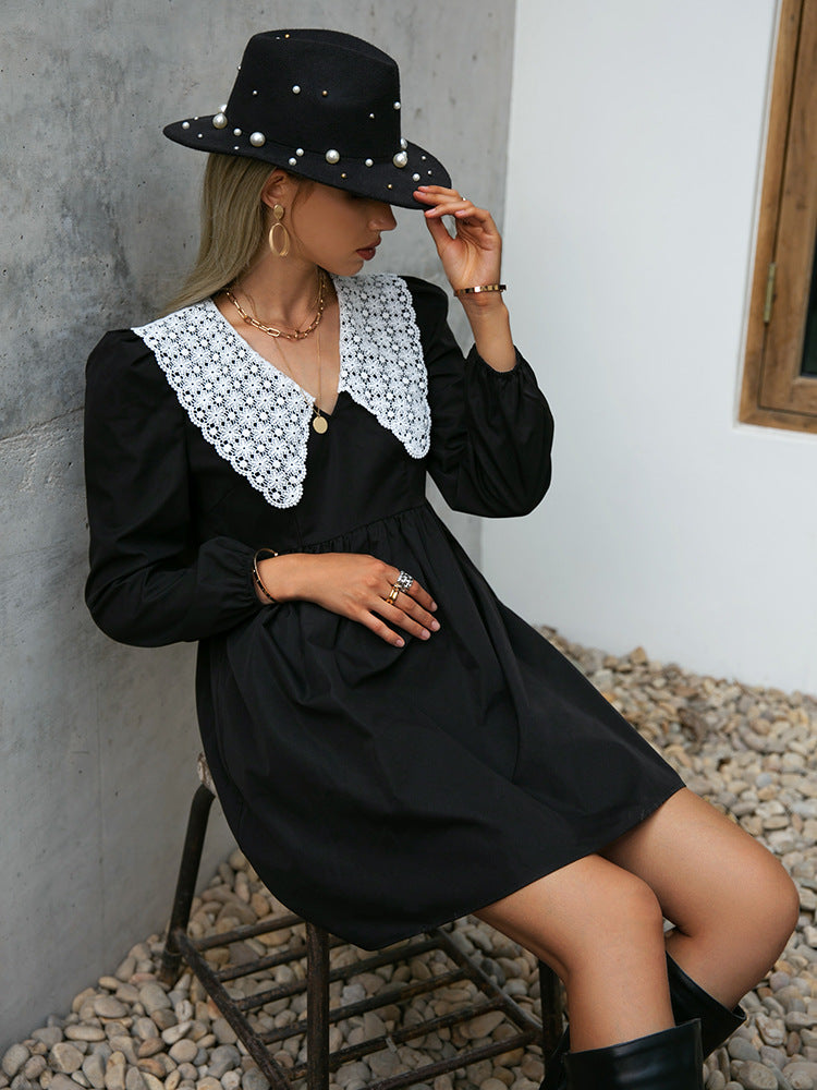 Robe en dentelle noire vintage Peter Pan Collar