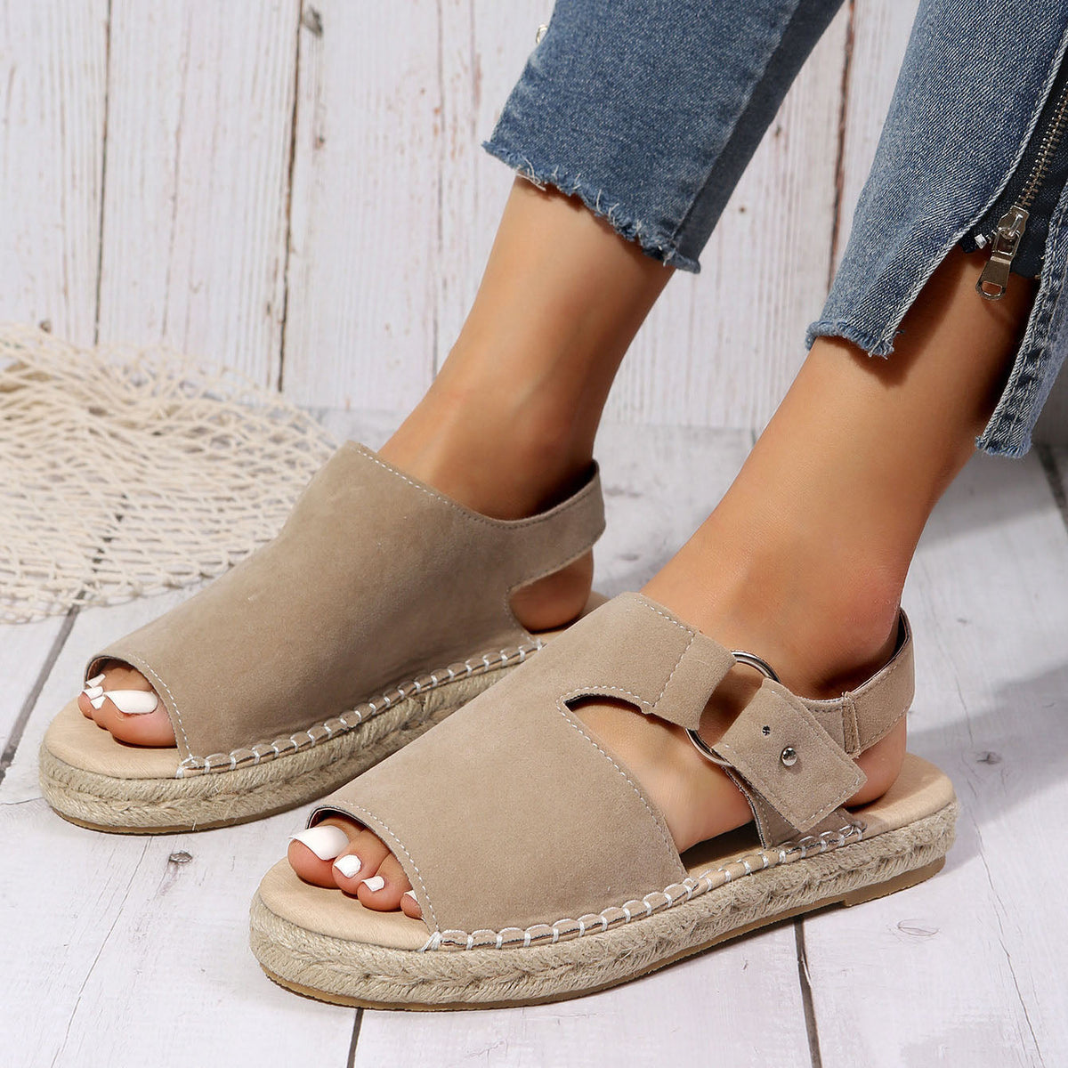 Flache Vintage-Sandalen mit offenem Zehenbereich und Leinenboden