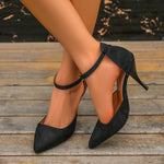 Mehr als Sie wissen, Heels