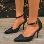 Mehr als Sie wissen, Heels