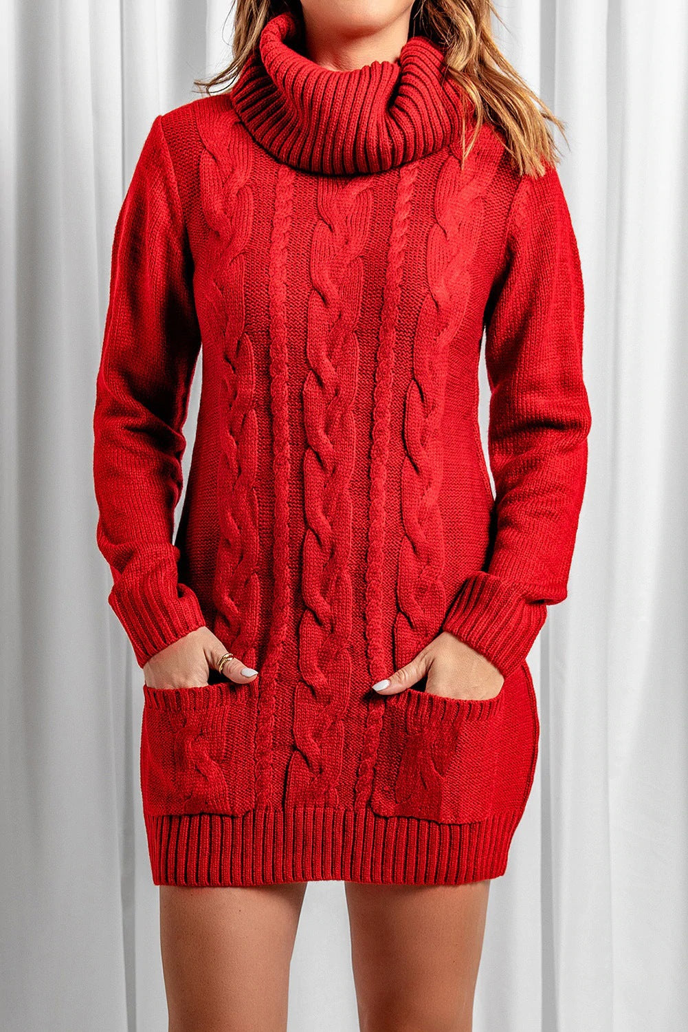 Robe en tricot à double poche et col roulé épais