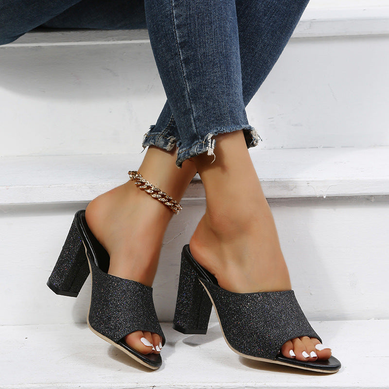 Machen Sie sich bereit für Mule-Heels mit Pailletten