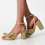 Sandalen aus Flanell mit Spitze, klobigem Absatz und Fliege