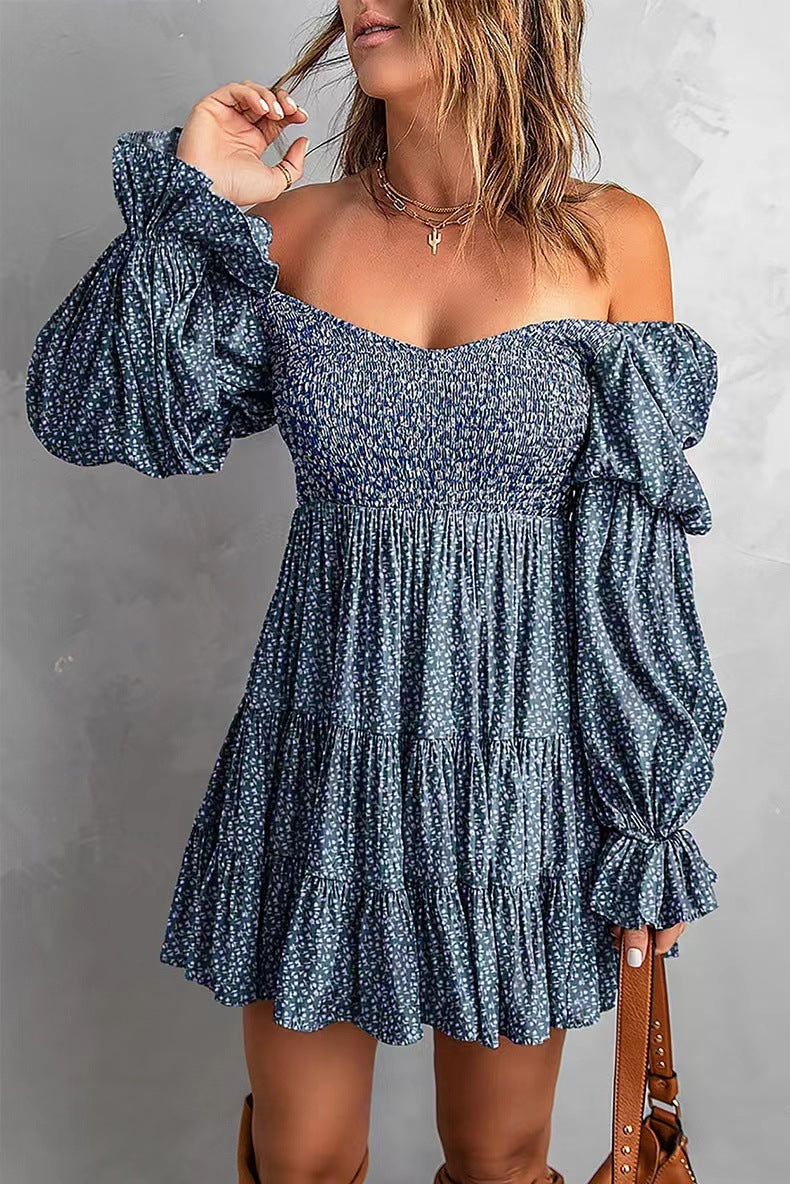 Robe trapèze plissée à épaules dénudées et taille pincée