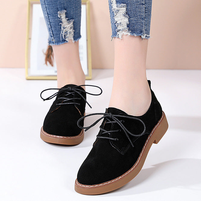 Sapatos de couro lisos clássicos britânicos com cordões