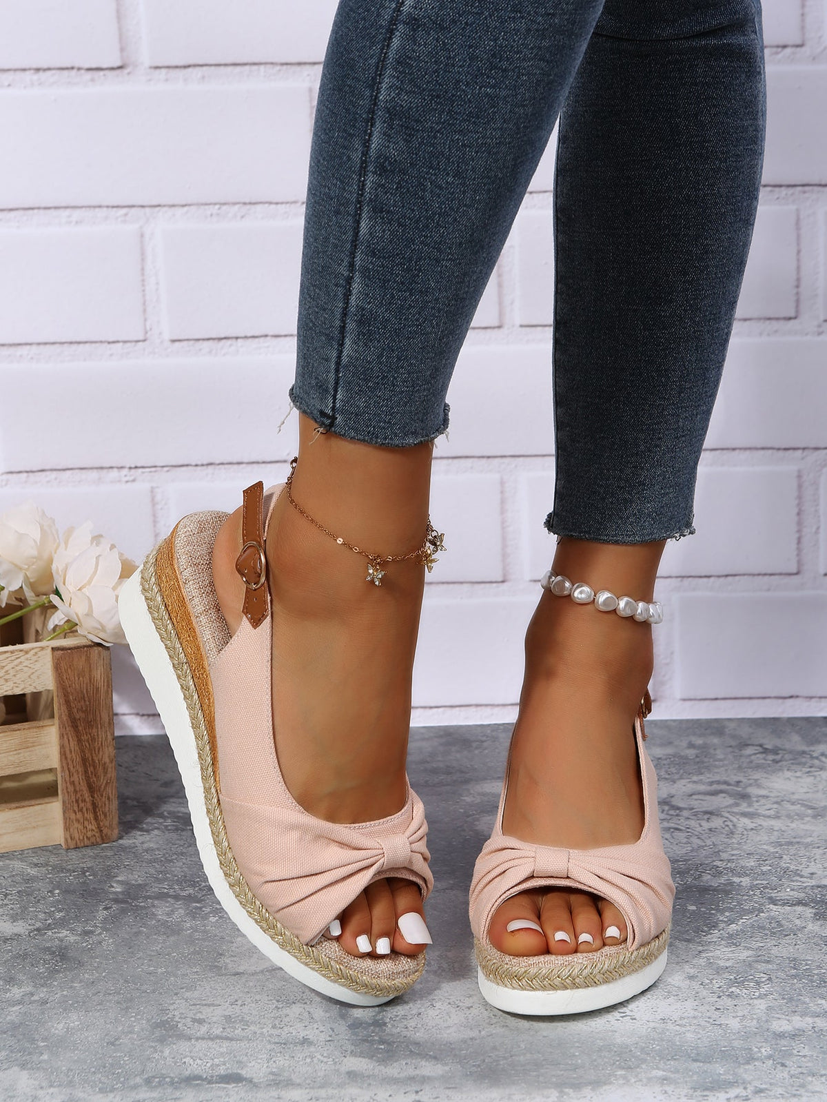 Lightweight Buckle Peep Wedges Sandals